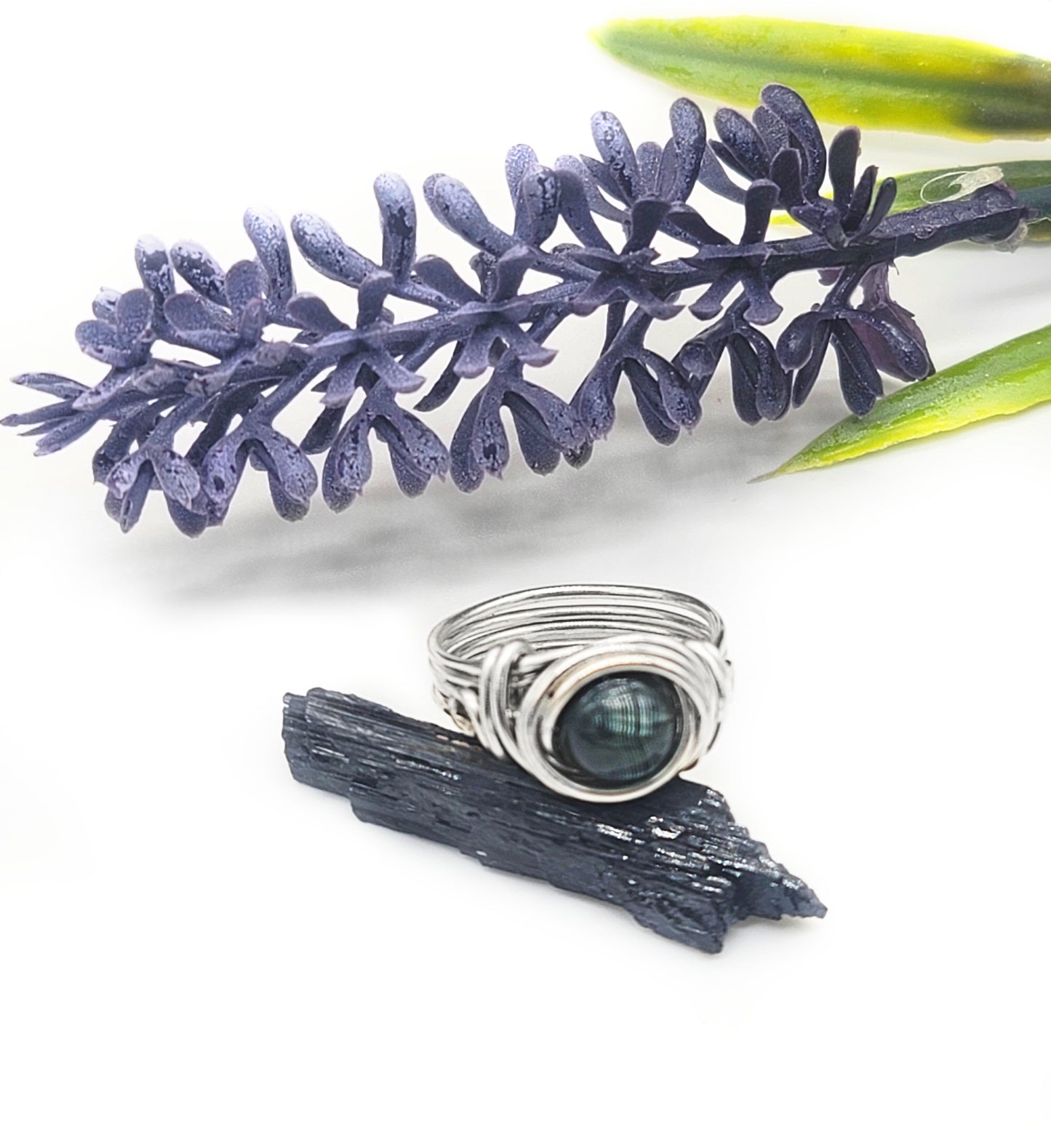 Green Seraphinite Celtic Meditation Ring