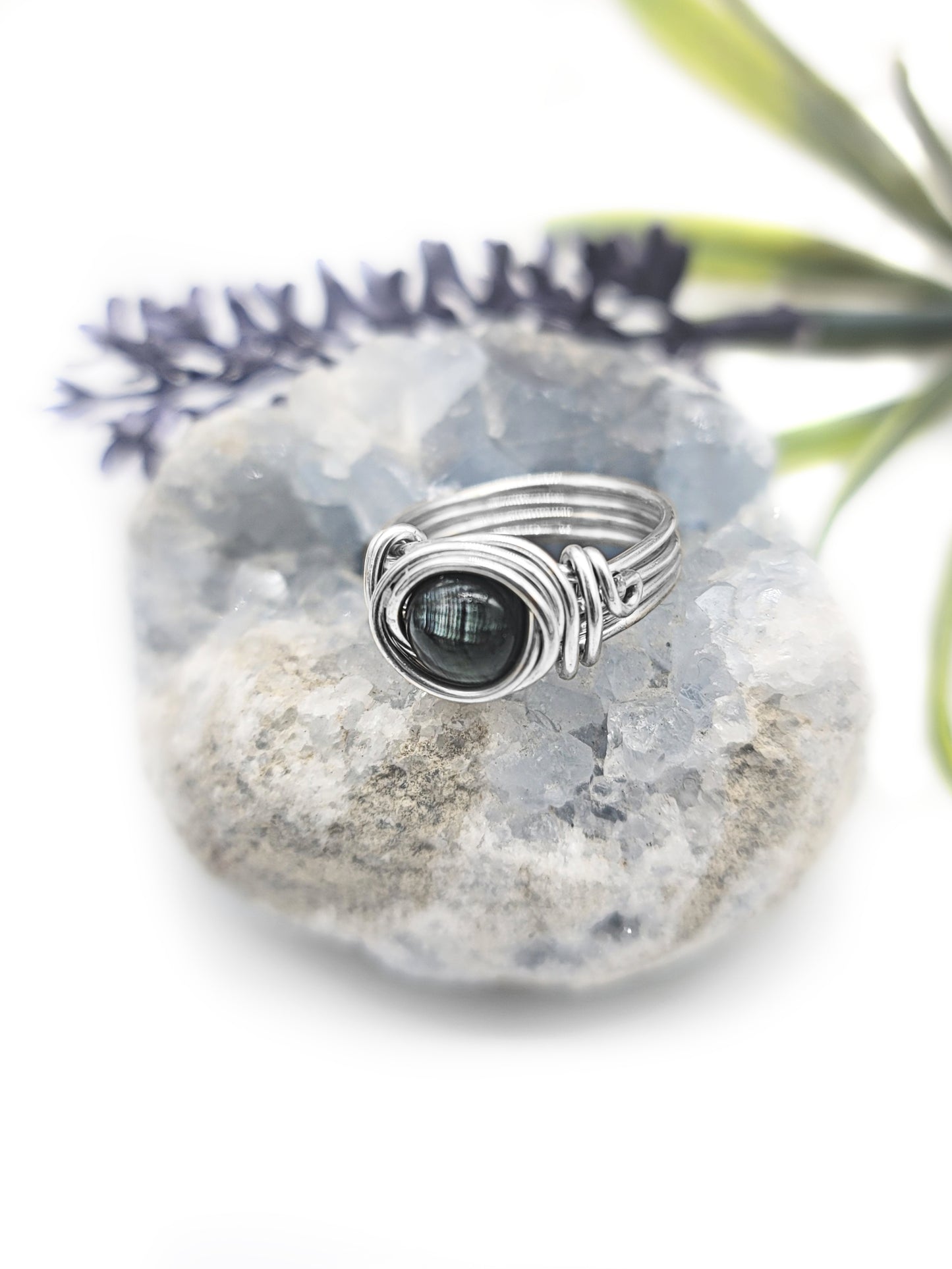 Green Seraphinite Celtic Meditation Ring