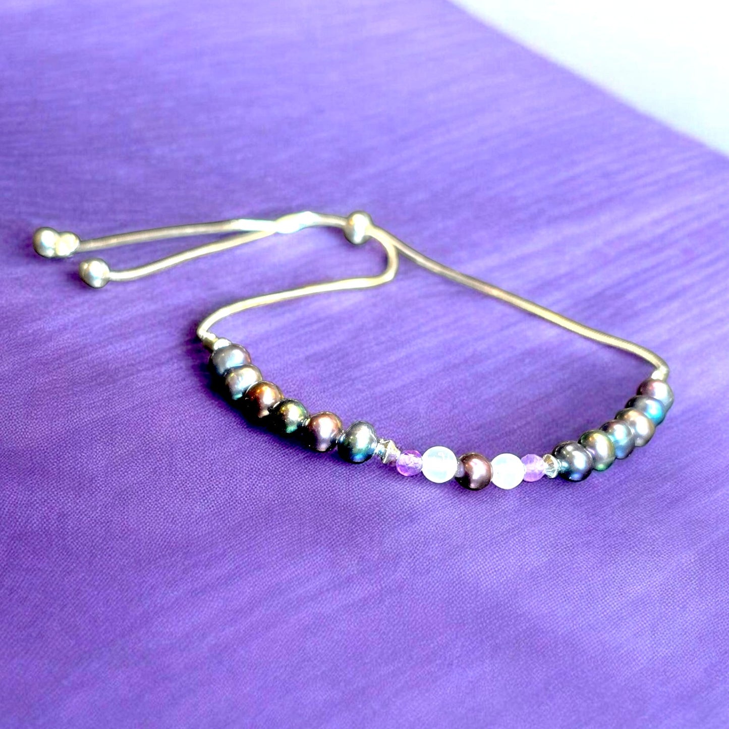 Elegant Black Pearl and Amethyst Adjustable Bracelet