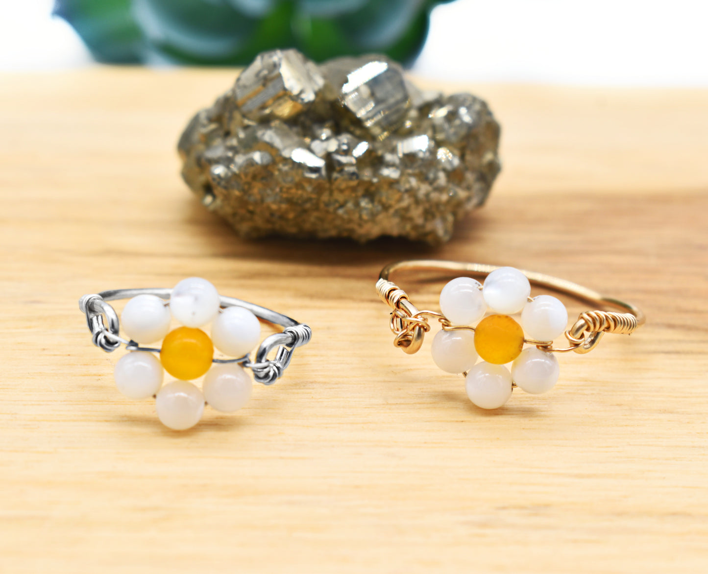 Healing Pearl and Yellow Jade Flower Rings – Joy, Wisdom & Feminine Radiance🌞