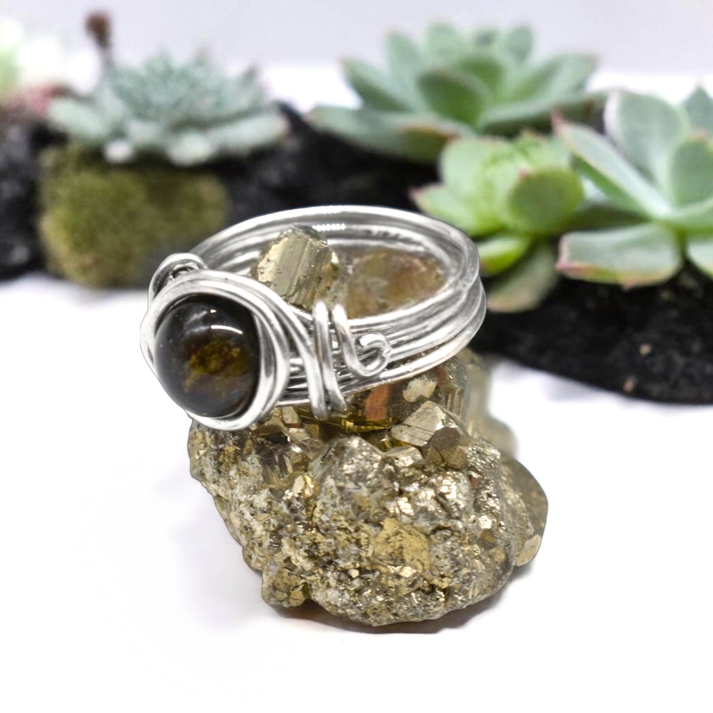 ✨ Golden Obsidian Ring