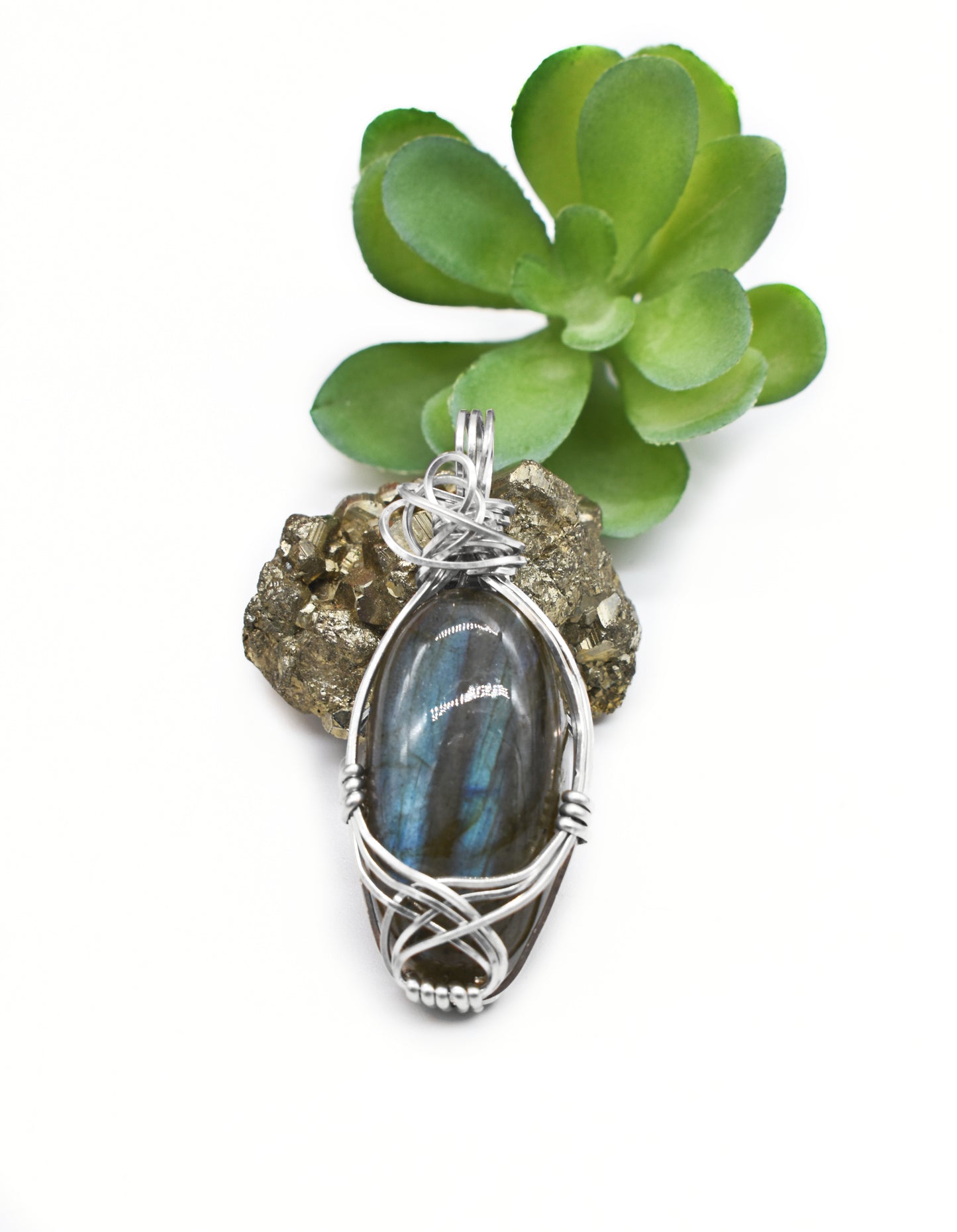 Beautiful Blue Labradorite Sterling Pendant