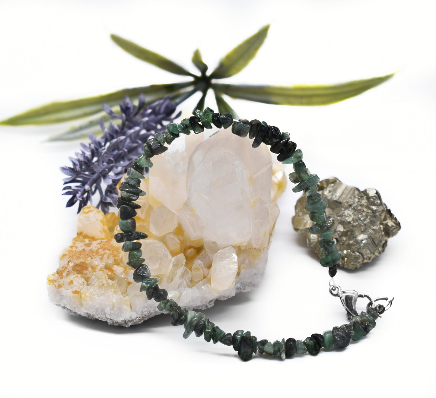Healing Emerald Chip Bracelet – Heart Chakra Alignment with Lobster or Magnetic Clasp