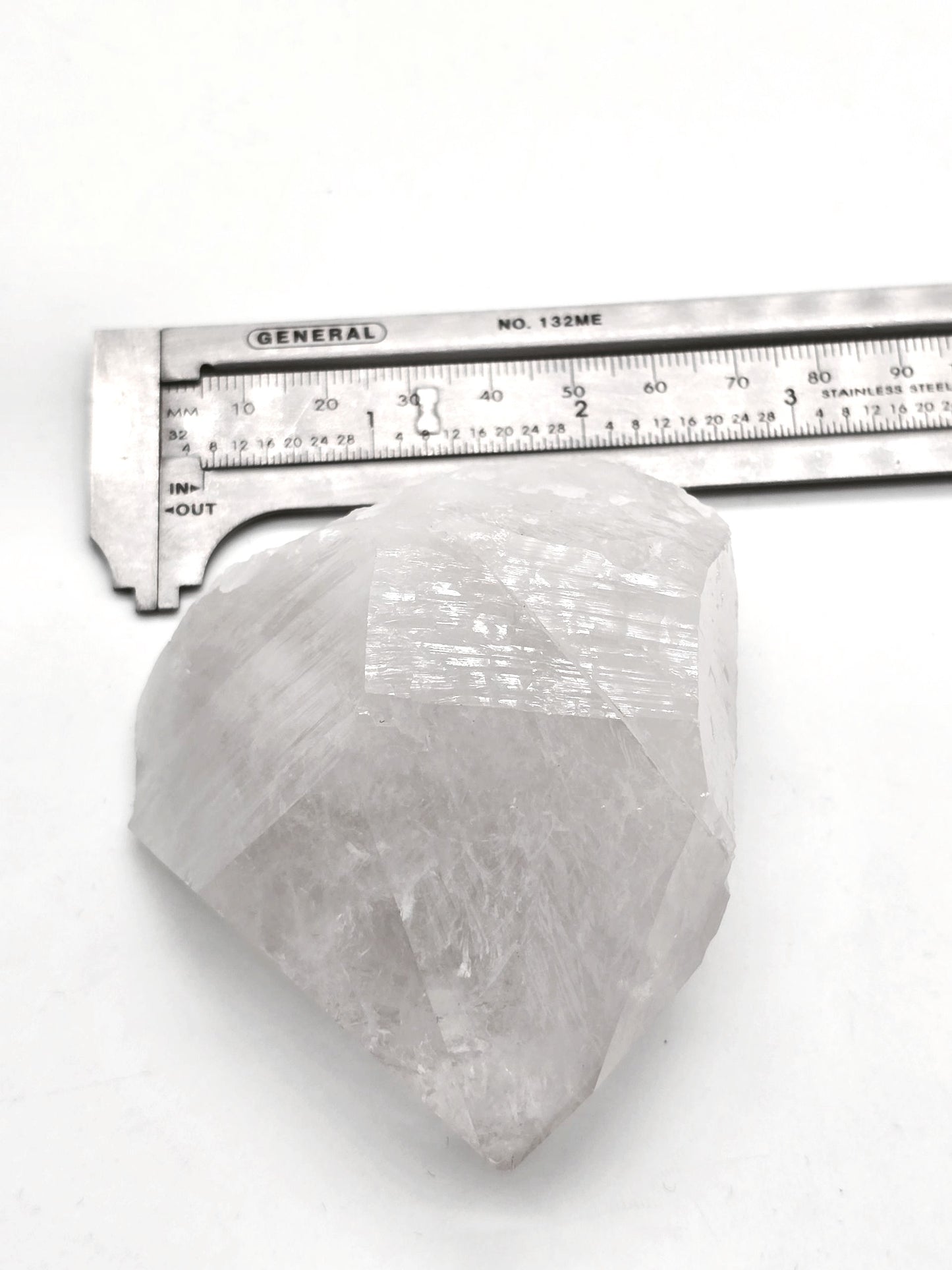 ✨ Raw Quartz Crystal – Genuine Reiki Healing Stone ✨